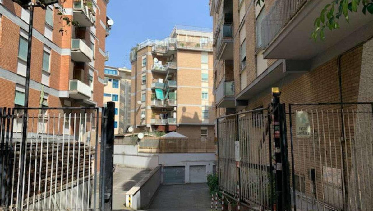 Box in vendita, via di Vigna Stelluti, Roma - Annunci di case e