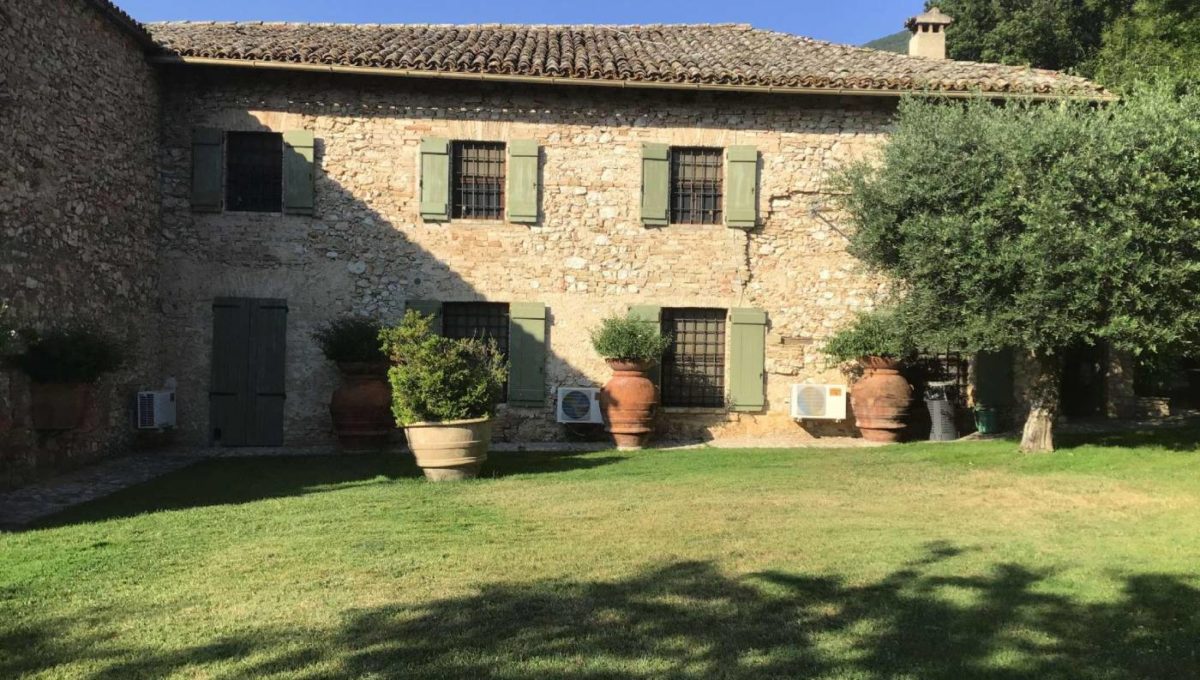 Casale in vendita Santa Maria di Reggiano, Spoleto