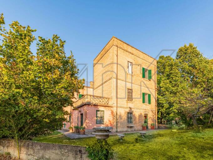 Edificio in vendita via Provinciale Stazione, Poggio Mirteto (Rieti)