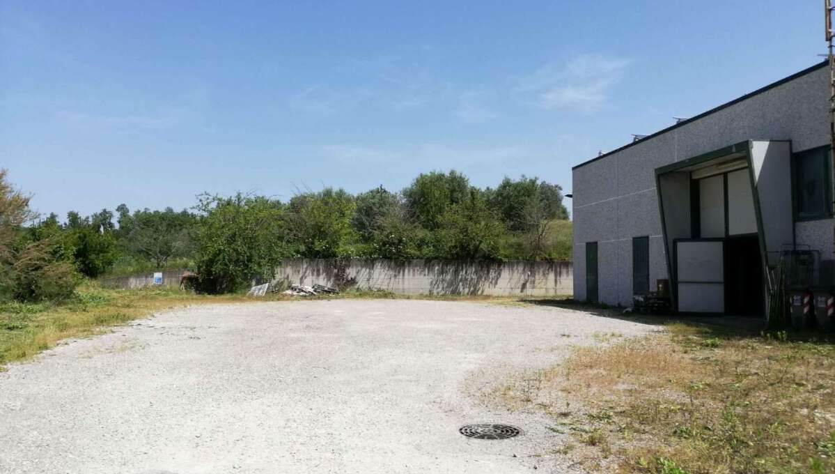 Capannone in vendita Strada Santa Lucida, Penna in Teverina (Terni)