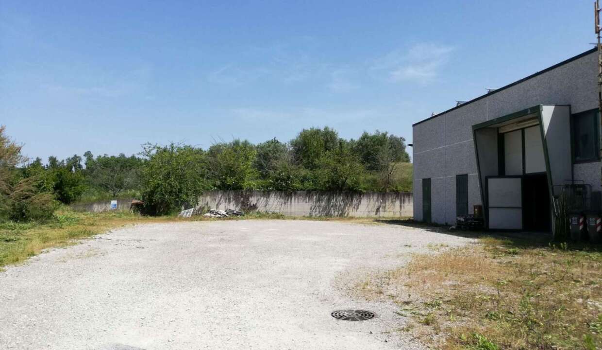 Capannone in vendita Strada Santa Lucida, Penna in Teverina (Terni)