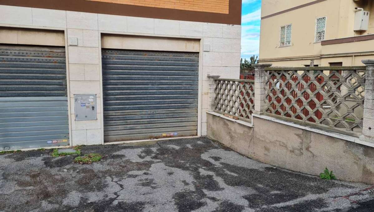 Posto auto in vendita in via Bitetto, Roma