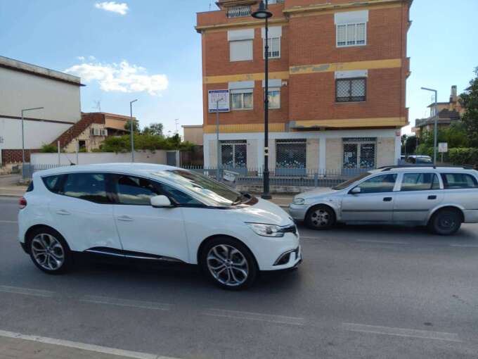 Locale commerciale in affitto Largo San Lorenzo, Ardea