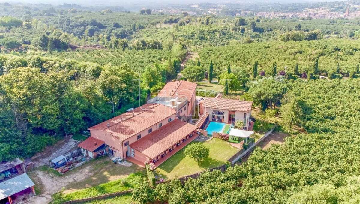 Agriturismo in vendita Località Montefosco, Sutri