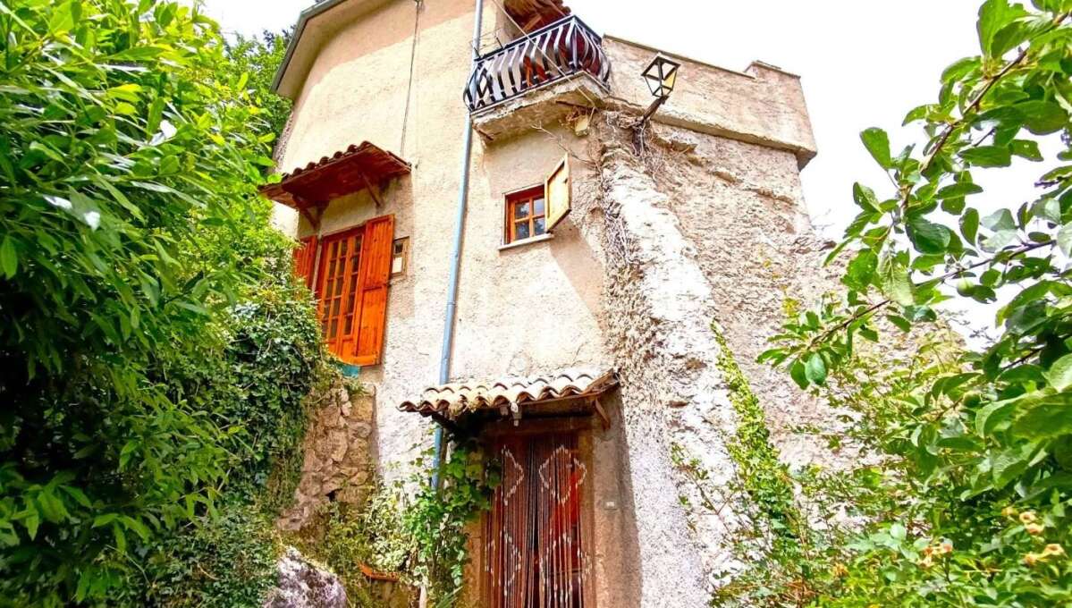 Casa indipendente in vendita via Piano, Ortona dei Marsi