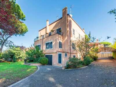 Villa in vendita via Alfredo Cassani, Grottaferrata