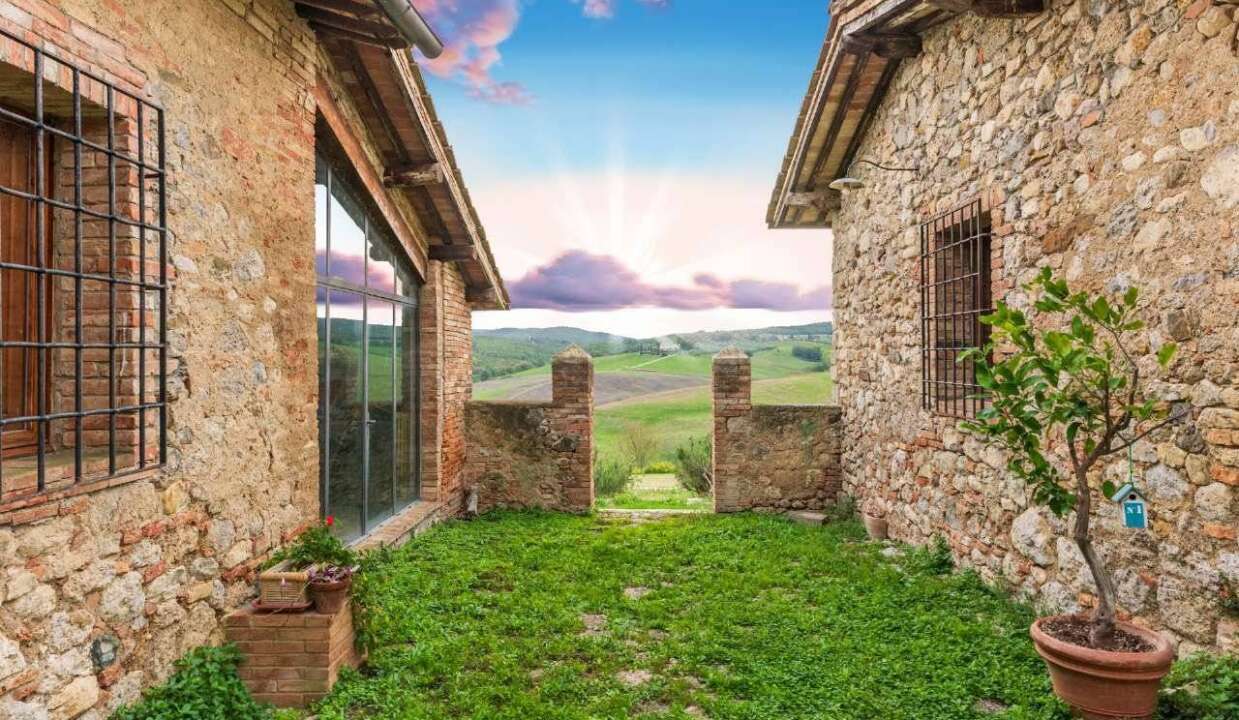 Casale in vendita in strada Radi, Provincia di Siena