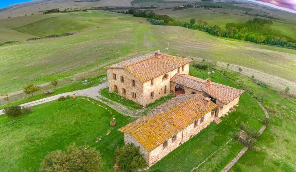 Casale in vendita in strada Radi, Provincia di Siena