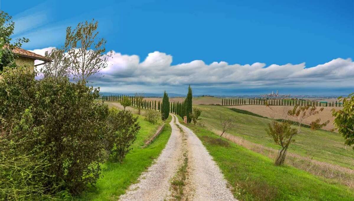 Casale in vendita in strada Radi, Provincia di Siena