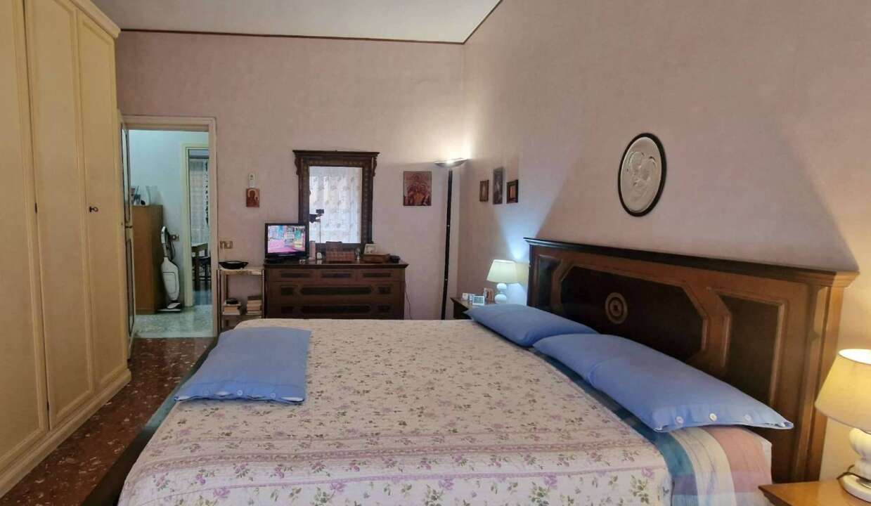 Appartamento in vendita Nuda Proprietà via Papiria, Roma