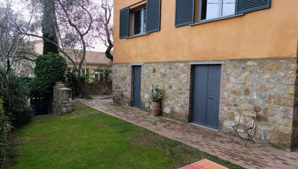 Casa indipendente in vendita via Giuseppe Garibaldi, Magliano in Toscana