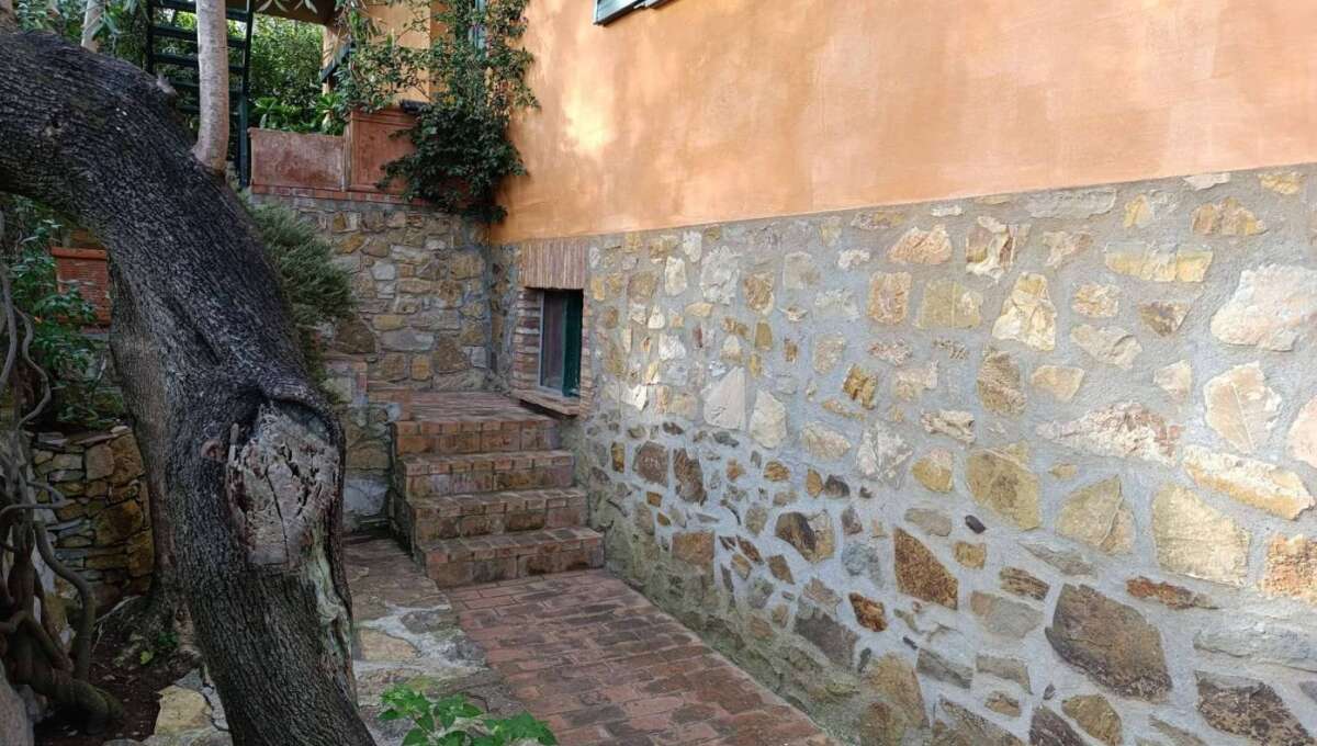 Casa indipendente in vendita via Giuseppe Garibaldi, Magliano in Toscana