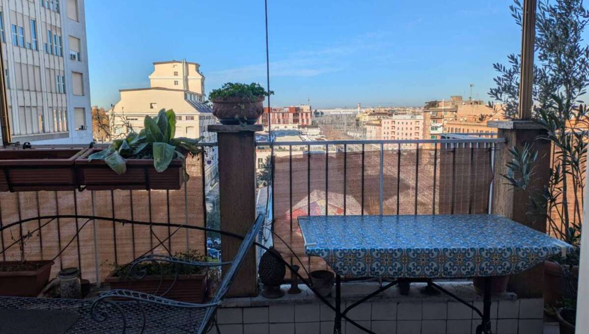 Appartamento in vendita via degli Orti Variani, Roma