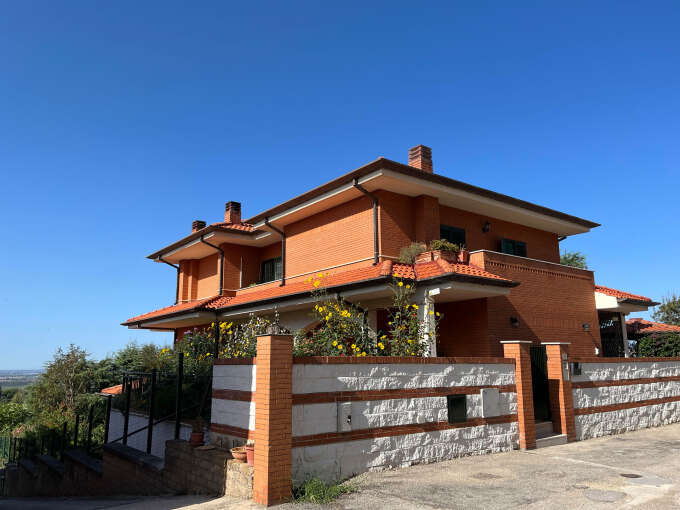 Villa in vendita Via Don Guido De Cave, Cori, Latina