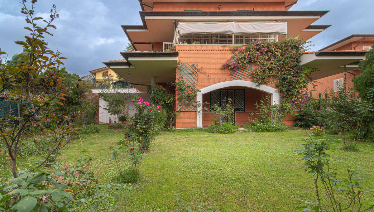 Villa in vendita Via Don Guido De Cave, Cori, Latina